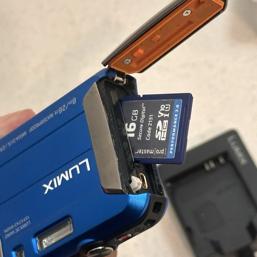 Panasonic LUMIX Dmc-TS30 Waterproof Digicam Blue Digital Camera USED - CIB